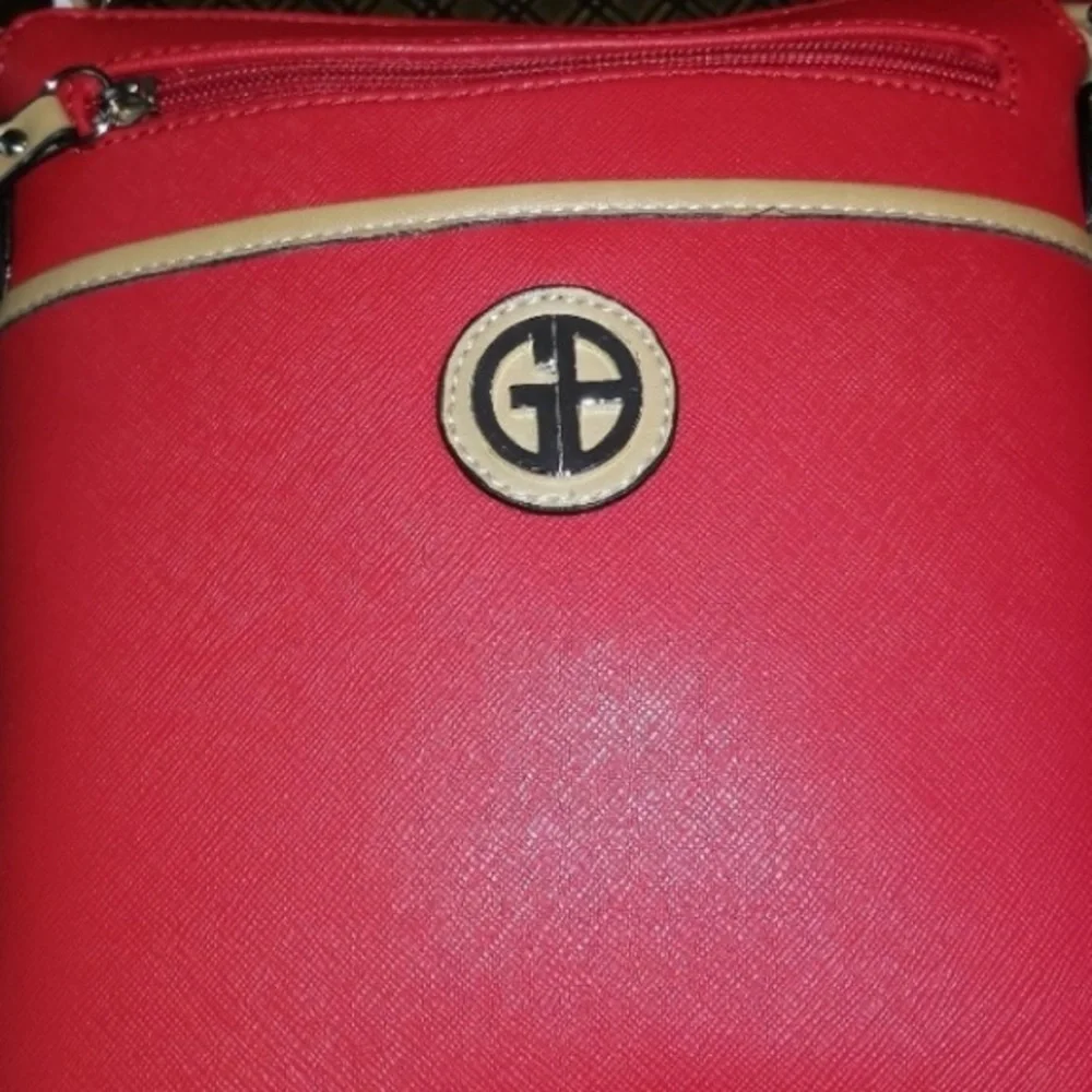 Giani Bernini Red Pebble Leather Saffiano Crossbody Purse - Picture 2 of 5